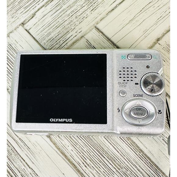 Vtg Olympus Stylus 500 All Weather 5MP Digital Camera w/Battery & Charger Tested - Picture 5 of 9